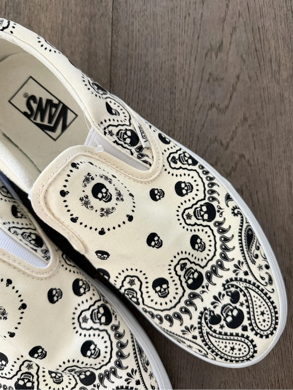 vans skate slip on skull bandana print